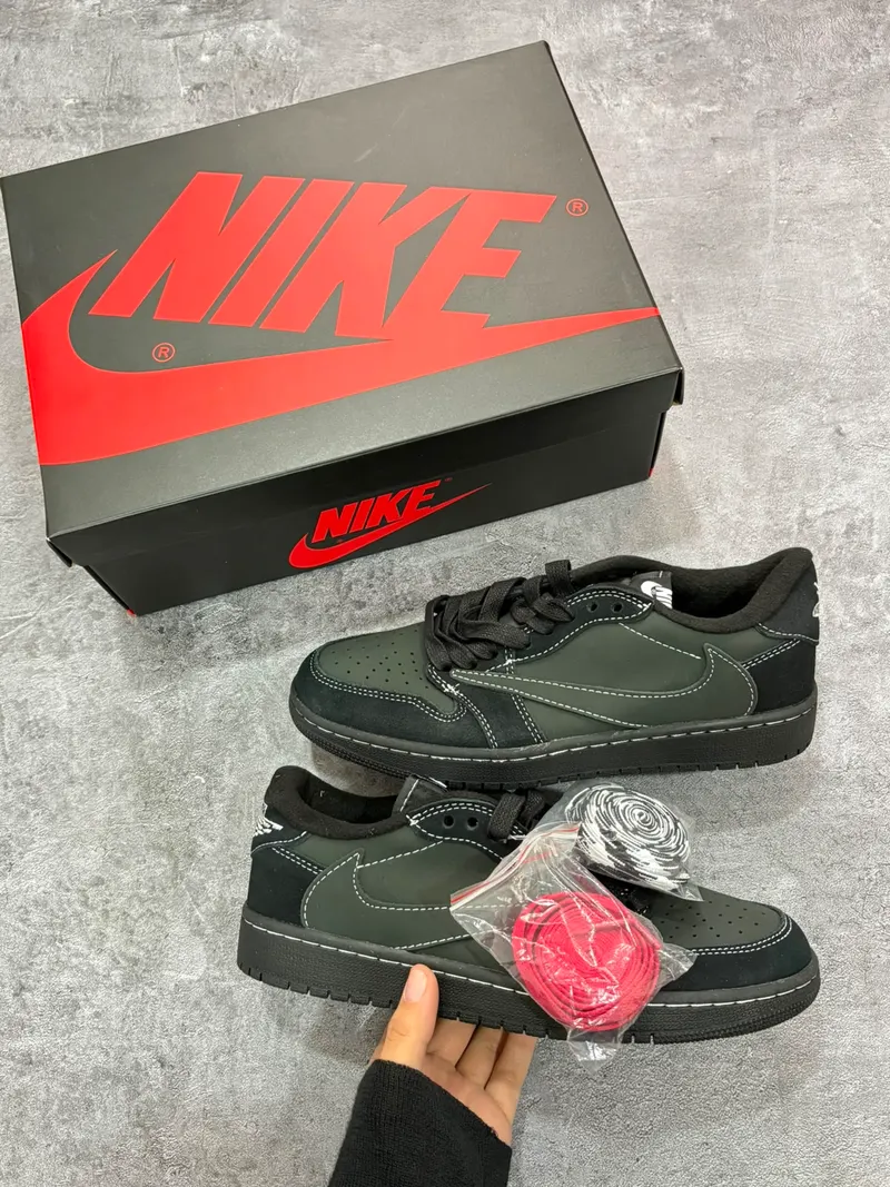 Jordan Low x Travis Scott Phantom