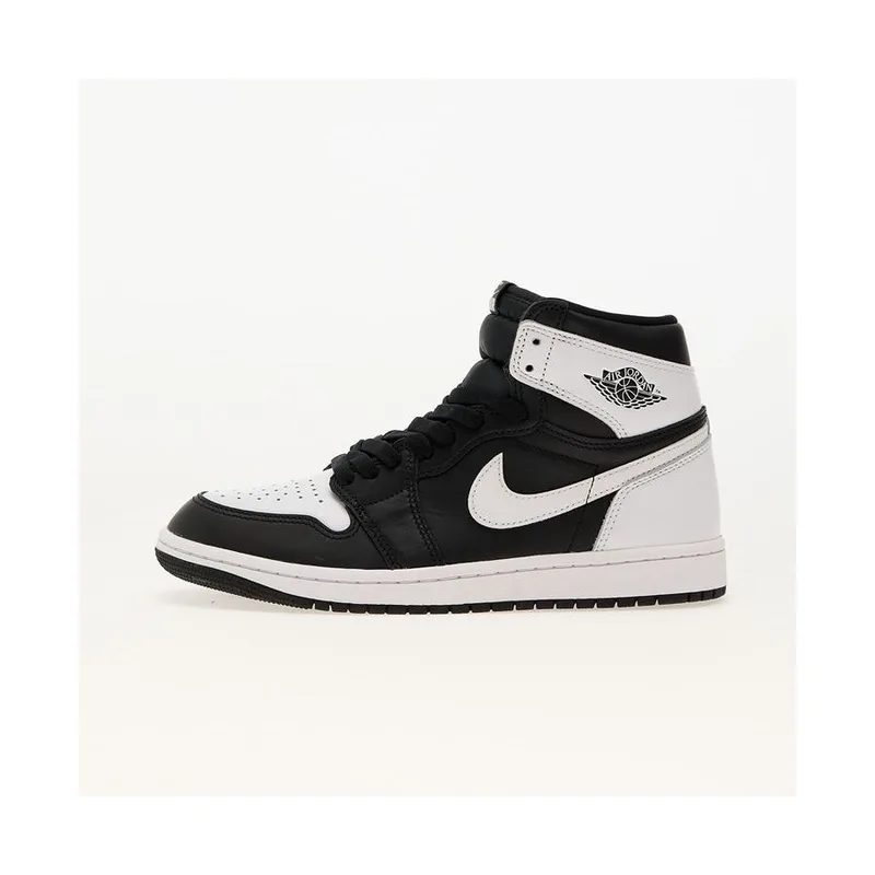 Jordan Retro 1 High OG White and Black, vista 1