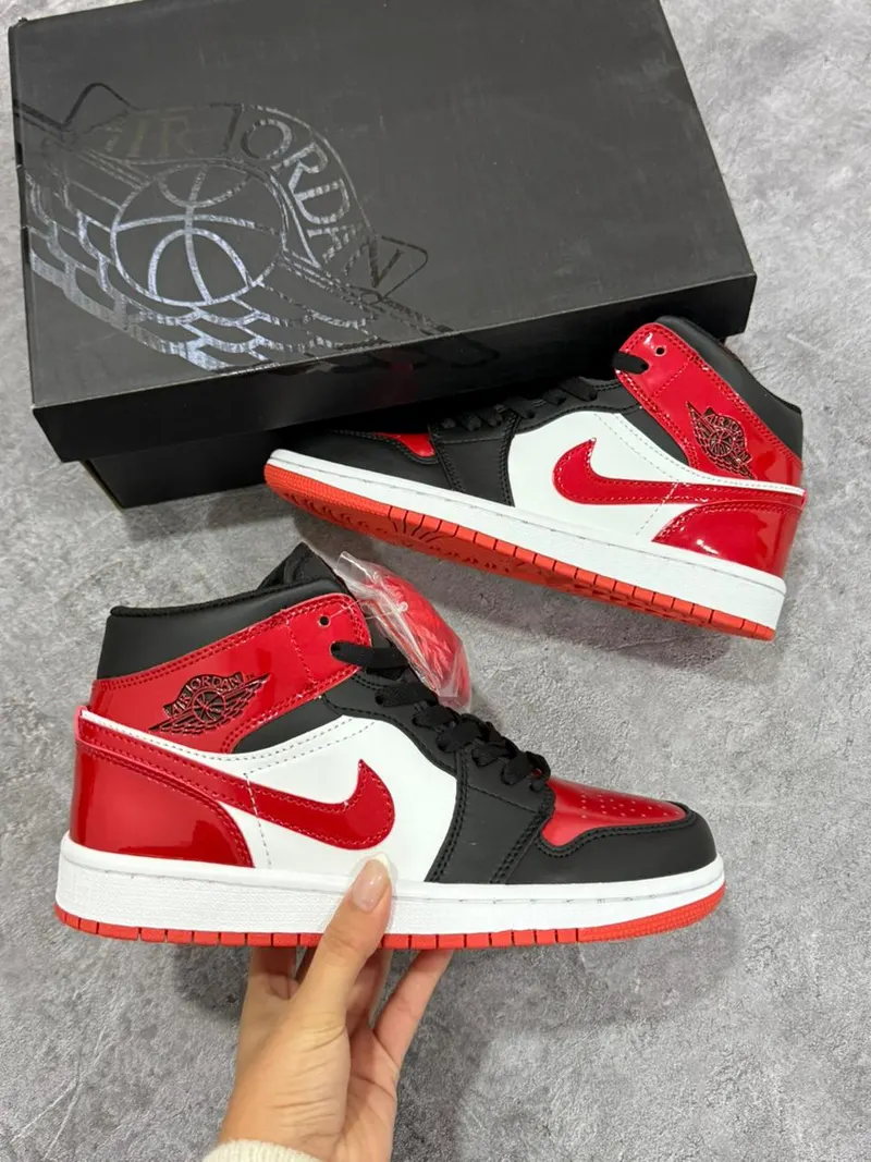 Jordan Retro 1 Mid SE Patent Bred Toe