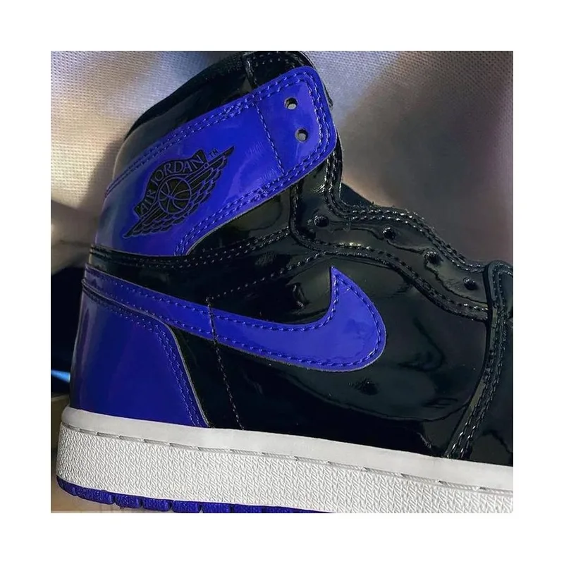 Jordan Retro 1 Patent Royal Blue, vista 4