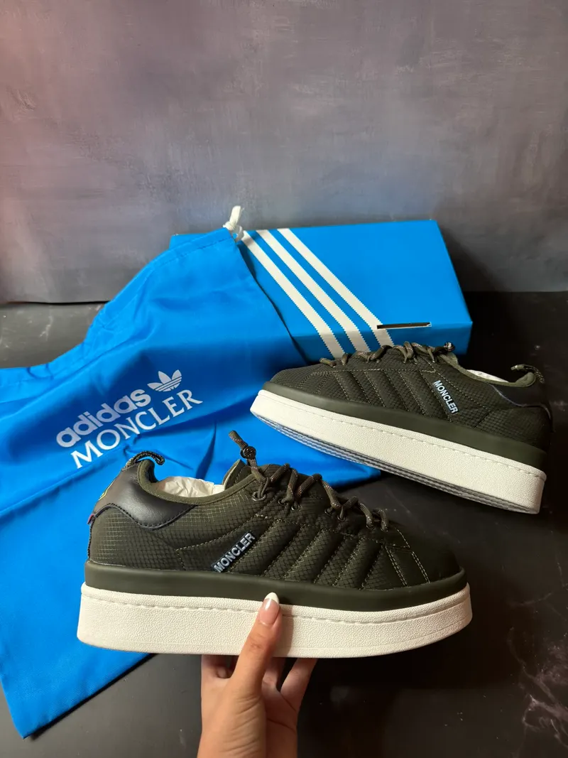 Moncler x adidas Campus Olive Night, vista 1