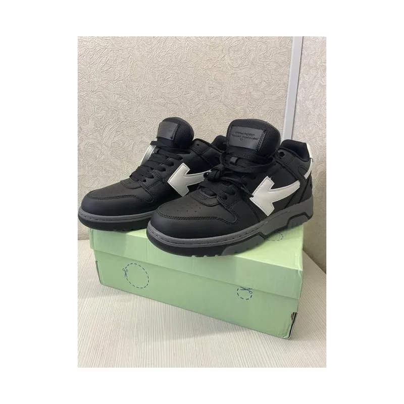 Off White Black and White, vista 4