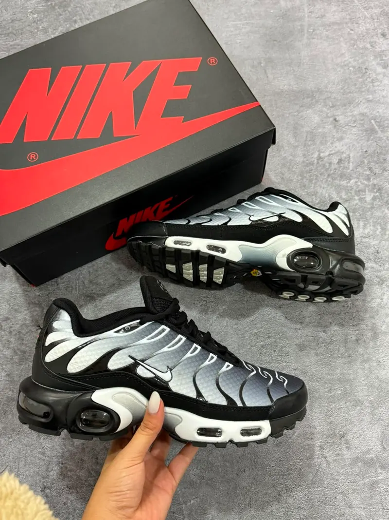 Tn Plus Black Metallic Silver, vista 1